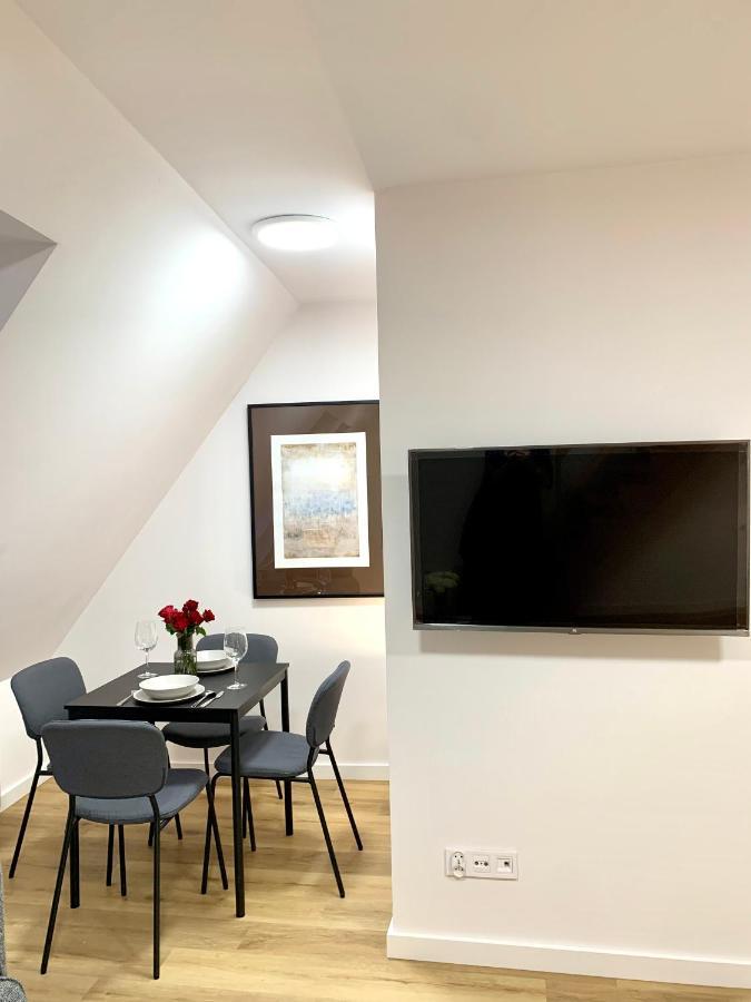 Hotel, Apartament Pod Zlotym Lwem W Samym Centrum Miasta Z Darmowym Parkingiem VII クウォツコ エクステリア 写真